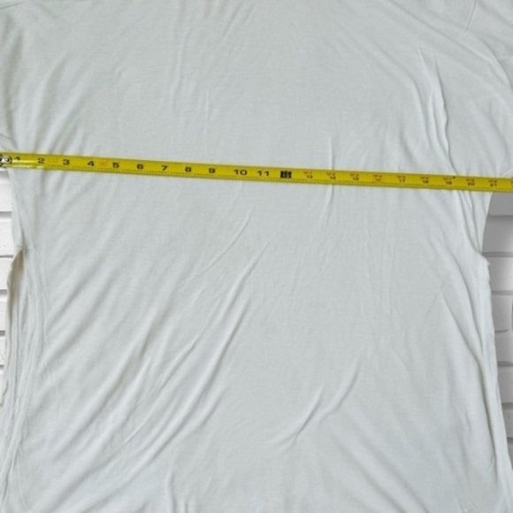 ALO Yoga Dreamer Top White Short Sleeve Flow And Go Split Side - SZ L (NWOT) - Picture 6 of 7